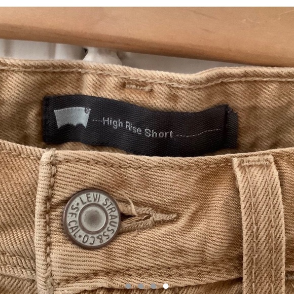 Levi’s high waisted denim shorts - Picture 4 of 4